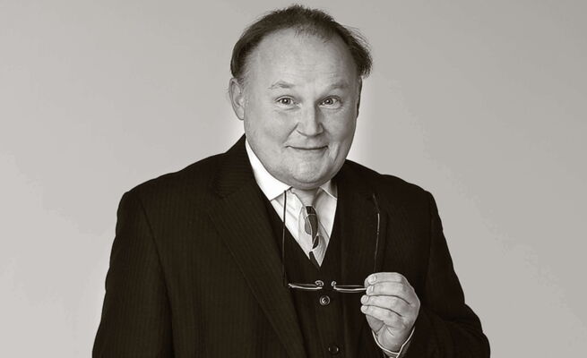 Claus J. Frankl als Oberst Pickering 