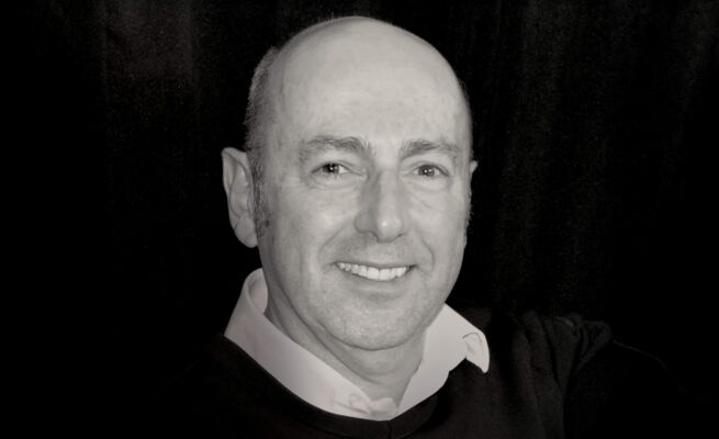 Anthony Pilavachi als Regie                                        