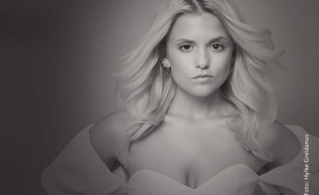 Melissa Laurenzia Peters                                        