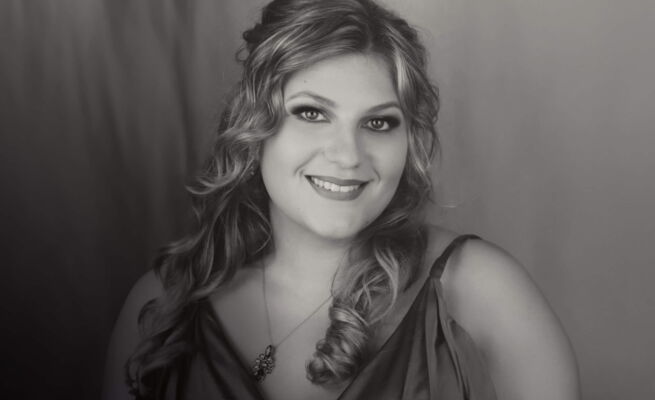 Ann-Kathrin Niemczyk als Agathe                                        