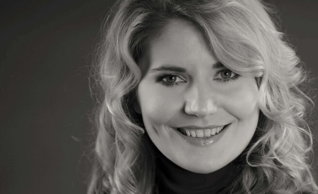 Wioletta Hebrowska als Suzuki 