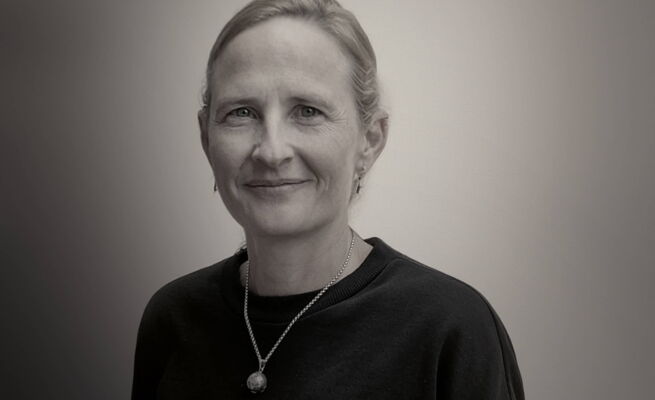 Kathrin Widmer als Requisite                                        