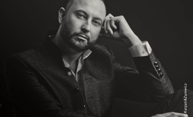 Lukas Konieczny als EREMIT                                        