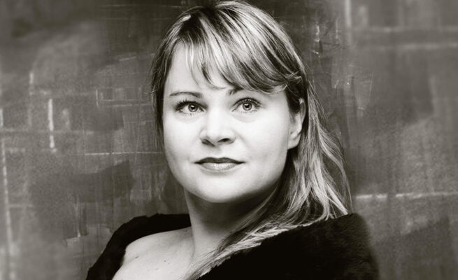 Eva Schneidereit als Annina 