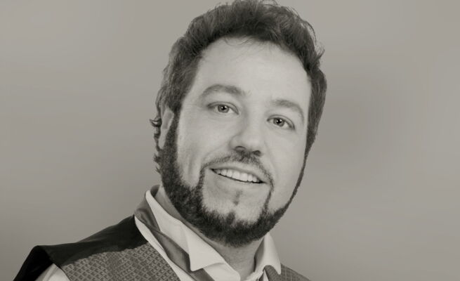 Eduardo Aladrén als Tenor 