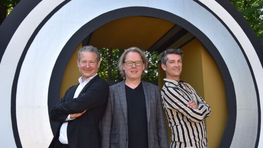 Regisseur Tobias Materna (v.l.), musikalischer Leiter Christoph Bönecker und Choreograf Vanni Viscusi. Foto: Constanze Emde